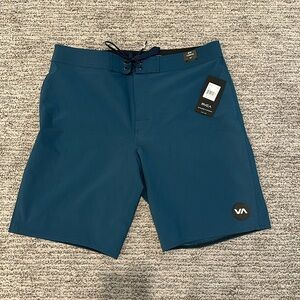 RVCA NEW with tags men’s board shorts swim trunks 34 mid length